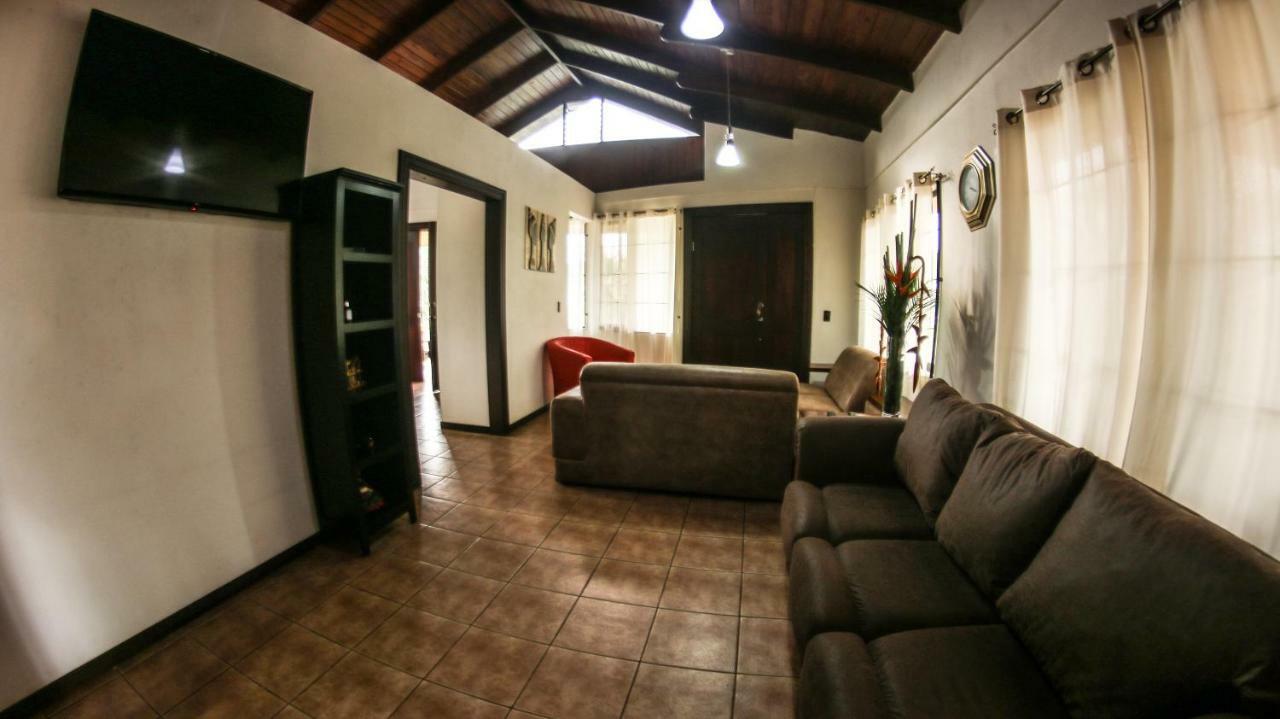 Villa Hortensias La Fortuna Extérieur photo